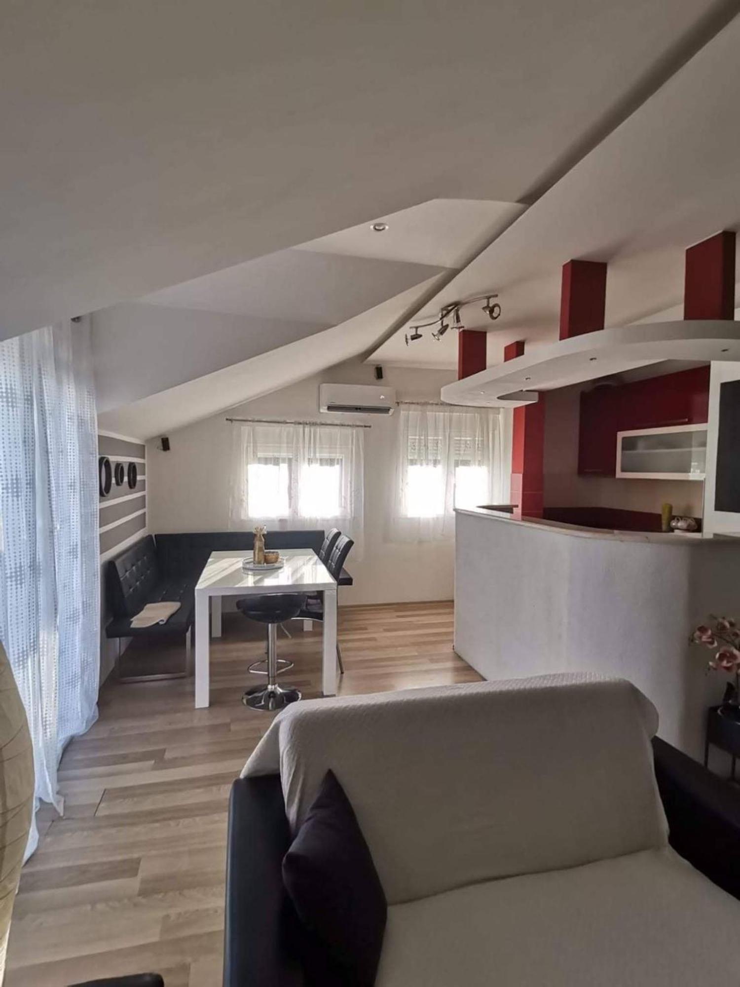 Apartment Lotus トロギール 部屋 写真